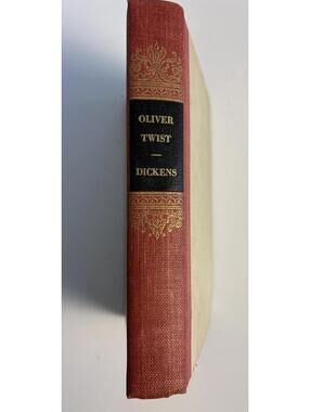 Adventures of Oliver Twist by Charles Dickens- De Luxe Edition